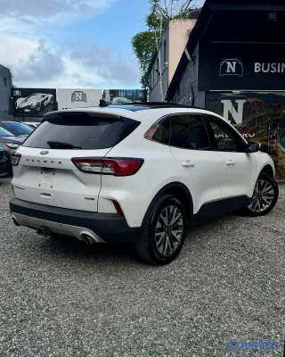 2020 Ford Escape — foto 6 / 9