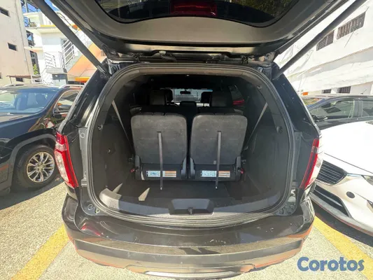 2014 Ford Explorer — foto 9 / 10