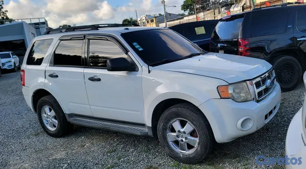 2011 Ford Escape — foto 2 / 10