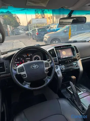 2013 Toyota Land Cruiser — foto 8 / 11