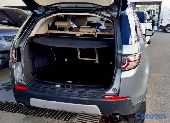 2016 Land Rover Discovery — foto 6 / 7