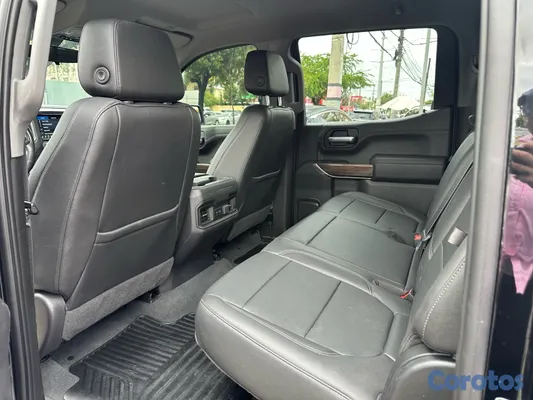2021 Chevrolet Silverado — foto 8 / 10