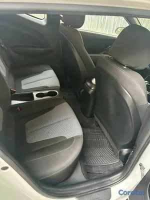 2019 Hyundai hiunday veloster — foto 5 / 7