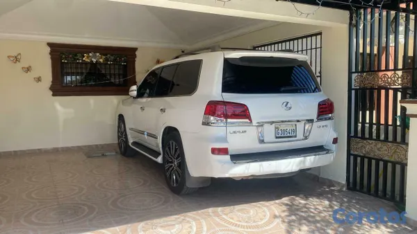 2014 Lexus Lx — foto 4 / 9