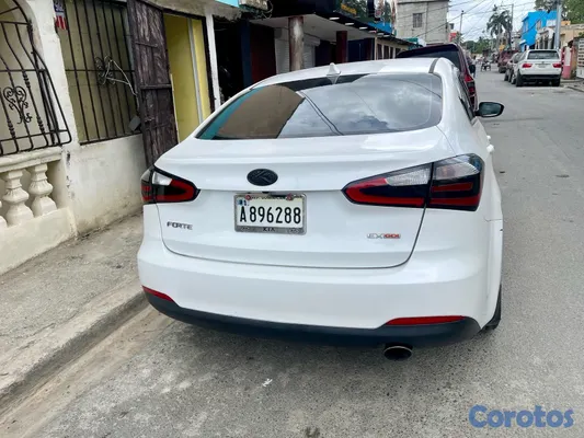 2014 Kia Forte — foto 3 / 6