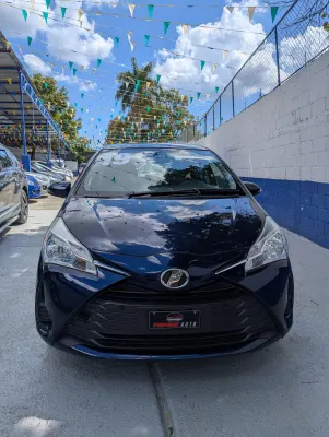 2019 Toyota Vitz — foto 3 / 10