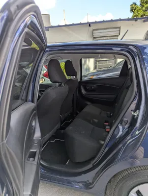 2019 Toyota Vitz — foto 9 / 10