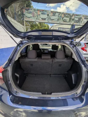 2019 Toyota Vitz — foto 10 / 10