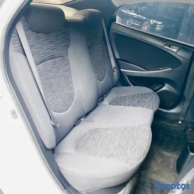 2016 Hyundai Accent — foto 8 / 10