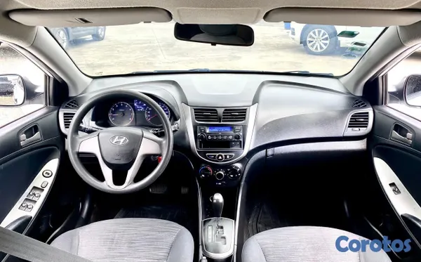 2016 Hyundai Accent — foto 10 / 10