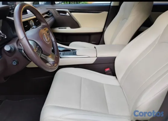 2020 Lexus rx350 — foto 5 / 8