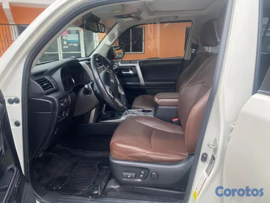 2023 Toyota 4 Runner — foto 5 / 9