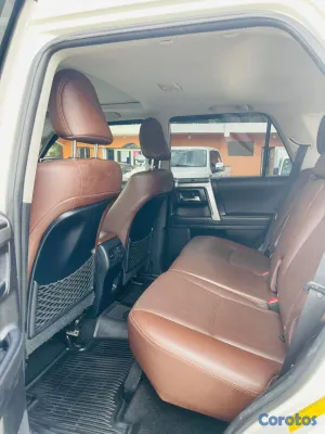 2023 Toyota 4 Runner — foto 6 / 9