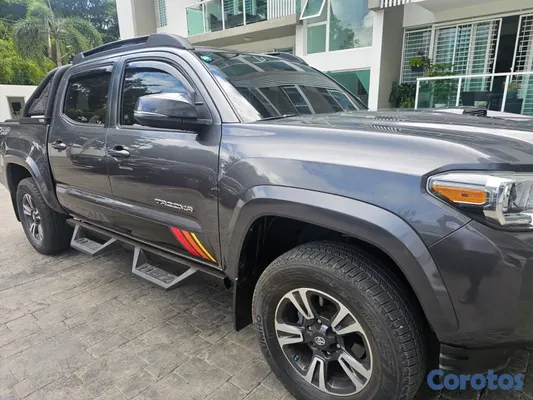 2019 Toyota Tacoma — foto 2 / 11
