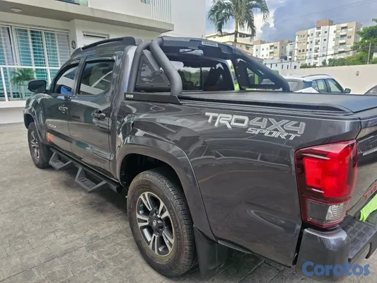 2019 Toyota Tacoma — foto 3 / 11