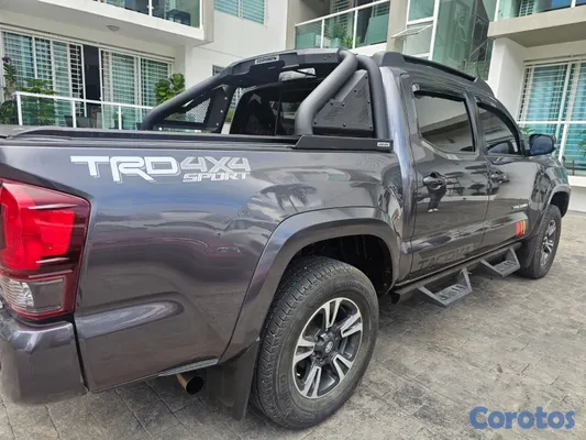 2019 Toyota Tacoma — foto 7 / 11