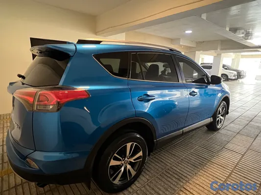 2018 Toyota Rav-4 — foto 5 / 10
