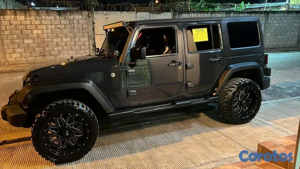 2016 Jeep Sahara — foto 3 / 16