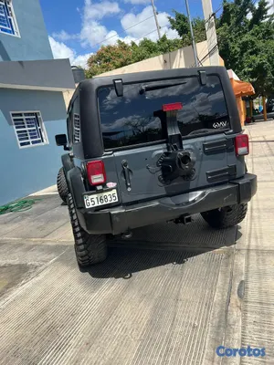 2016 Jeep Sahara — foto 6 / 16