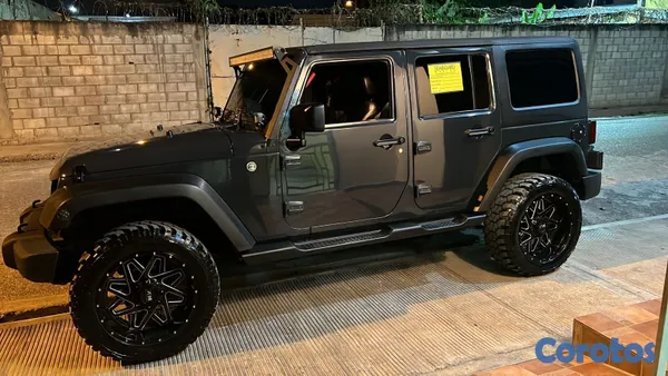 2016 Jeep Sahara — foto 9 / 16