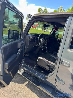 2016 Jeep Sahara — foto 11 / 16