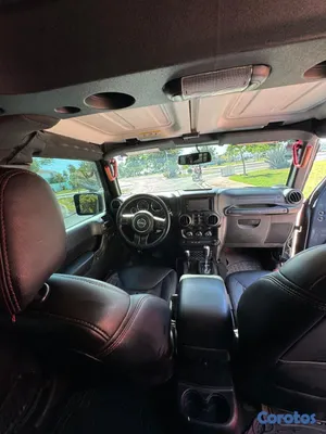2016 Jeep Sahara — foto 16 / 16