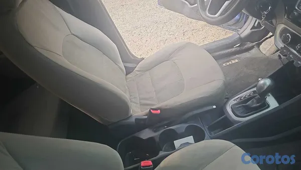 2016 Kia Rio — foto 5 / 8