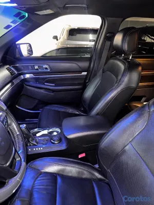 2016 Ford Explorer — foto 8 / 10