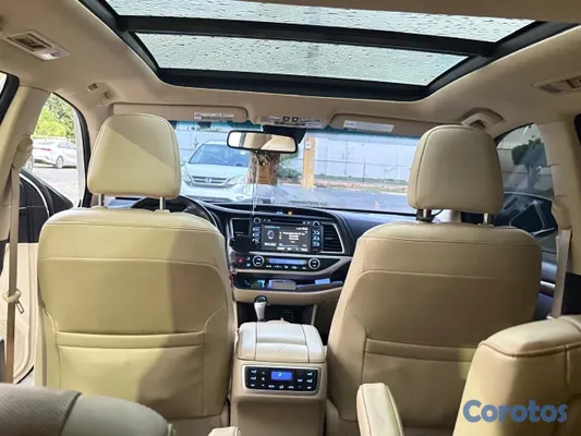 2015 Toyota Highlander — foto 5 / 13