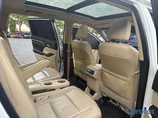 2015 Toyota Highlander — foto 9 / 13