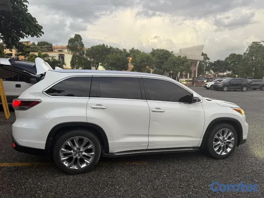 2015 Toyota Highlander — foto 10 / 13