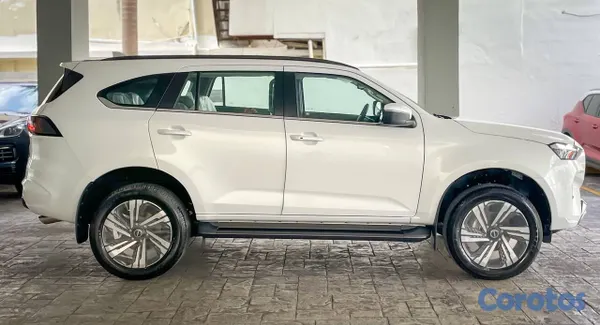 2027 Isuzu Mux — foto 4 / 12