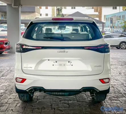 2027 Isuzu Mux — foto 5 / 12