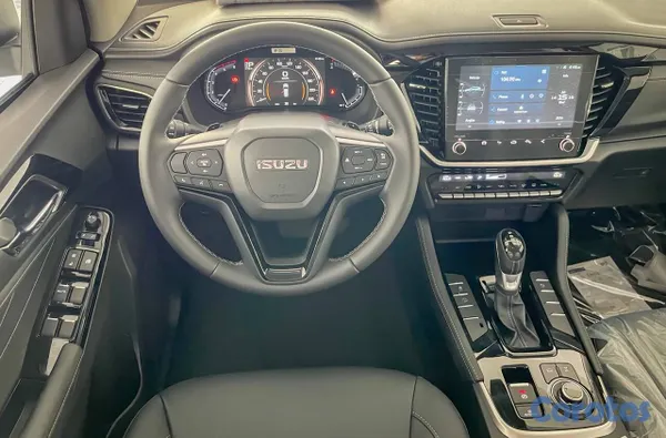 2027 Isuzu Mux — foto 8 / 12