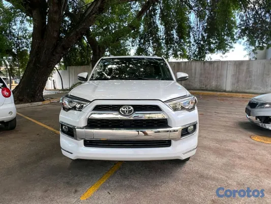 2010 Toyota 4 Runner — foto 2 / 9