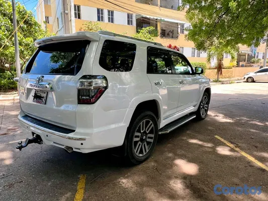 2010 Toyota 4 Runner — foto 3 / 9