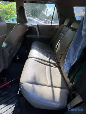 2010 Toyota 4 Runner — foto 7 / 9