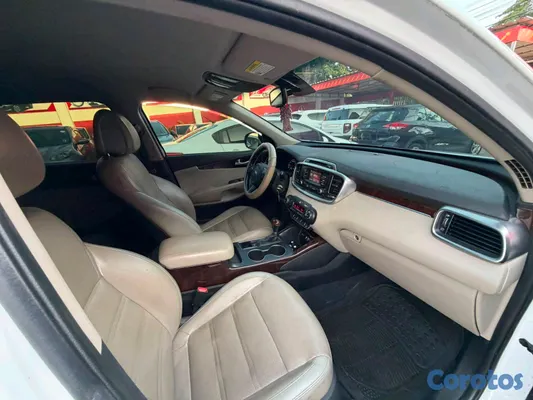 2016 Kia Sorento — foto 7 / 8