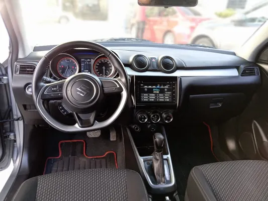 2018 Suzuki Swift — foto 8 / 10
