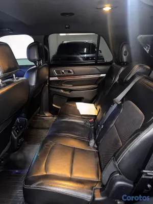 2016 Ford Explorer — foto 6 / 8