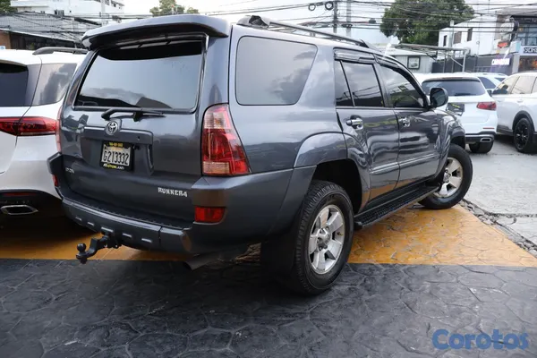 2004 Toyota 4 Runner — foto 3 / 7