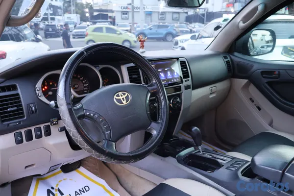 2004 Toyota 4 Runner — foto 5 / 7