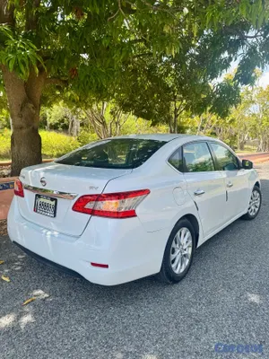 2015 Nissan Sentra — foto 4 / 8