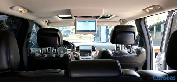 2011 Jeep Grand Cherokee — foto 7 / 14