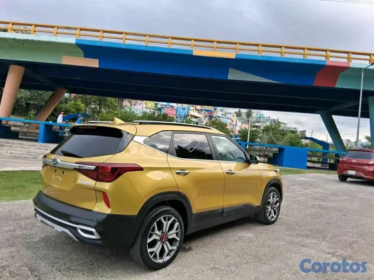 2021 Kia Seltos — foto 2 / 10