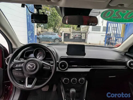 2020 Mazda 2 — foto 11 / 14