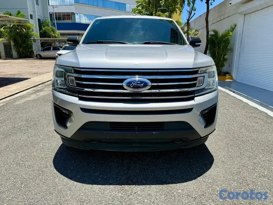 2018 Ford Expedition — foto 2 / 12