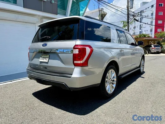 2018 Ford Expedition — foto 4 / 12
