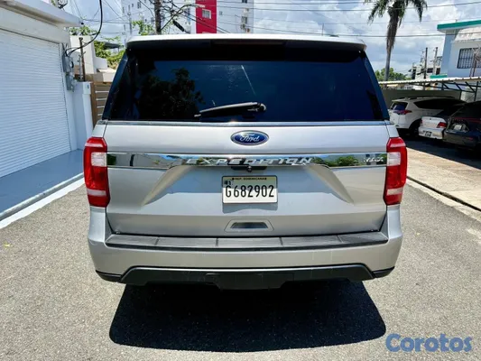 2018 Ford Expedition — foto 5 / 12