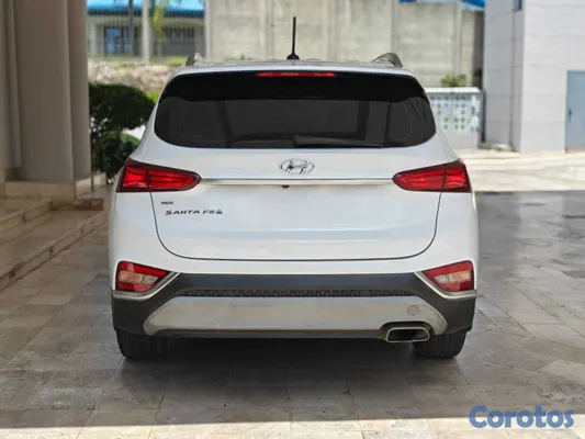 2019 Hyundai Santa Fe — foto 4 / 9